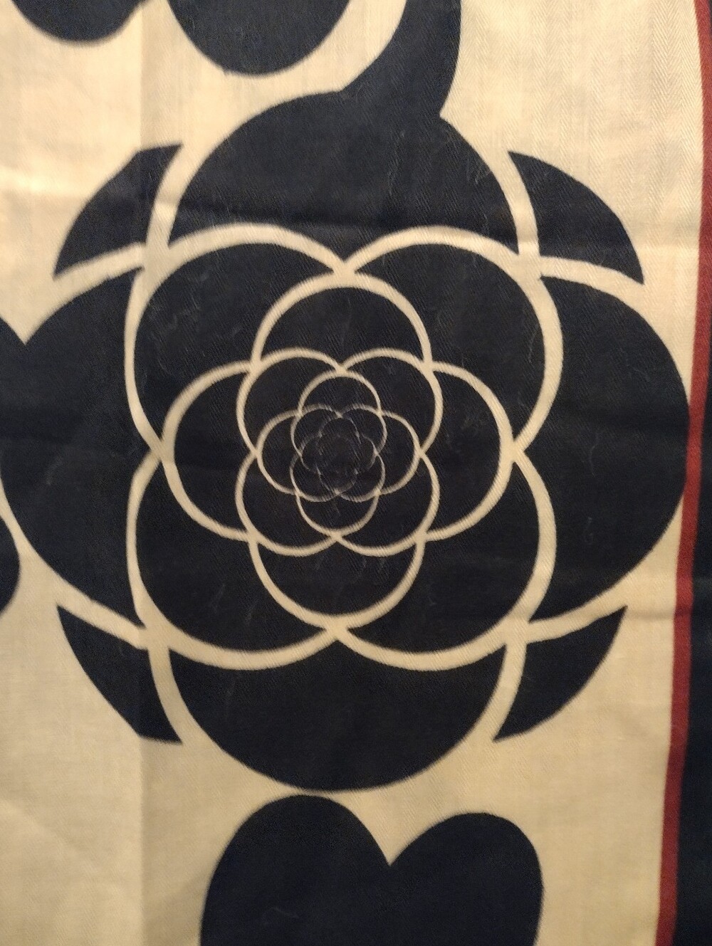 Brand New Scarf - Picture 2 of 4